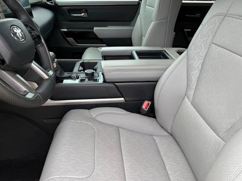 Used 2024 Toyota Tundra Limited AWD/4WD image 10