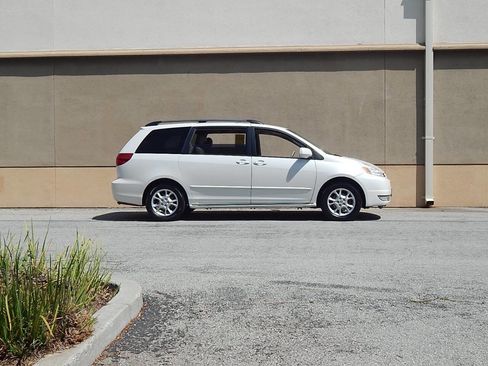 Used 2005 Toyota Sienna XLE Limited image 5