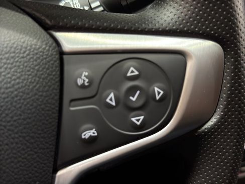 Used 2024 GMC Terrain SLE w/ Driver Convenience Package image 24