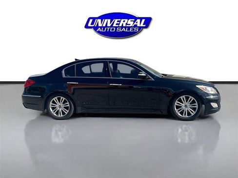 Used 2014 Hyundai Genesis 3.8 image 8