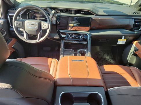 New 2025 GMC Sierra 3500 Denali Ultimate image 16