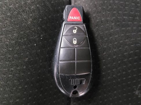 Used 2016 Dodge Grand Caravan SE FWD image 32