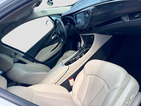 Used 2019 Buick Envision Essence image 24