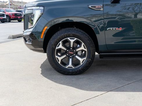 New 2026 GMC Yukon AT4 w/ AT4 Premium Plus Package AWD/4WD image 32