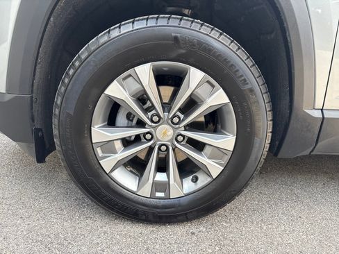 Used 2025 Chevrolet Equinox LT image 33