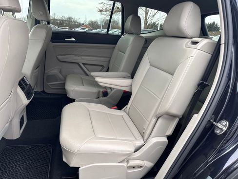 Certified 2023 Volkswagen Atlas SE w/ Black Wheel Package image 26