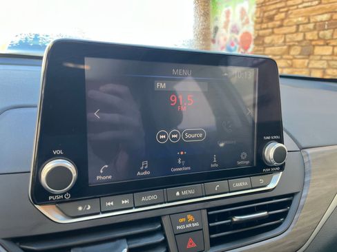 Used 2025 Nissan Altima 2.5 SV image 21