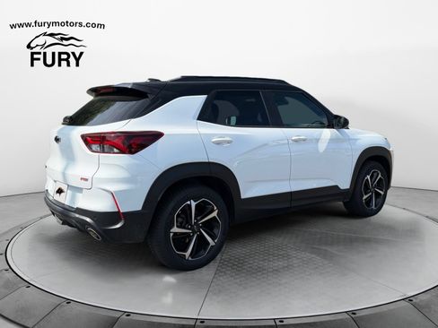 Used 2021 Chevrolet TrailBlazer RS w/ Sun and Liftgate Package AWD/4WD image 3