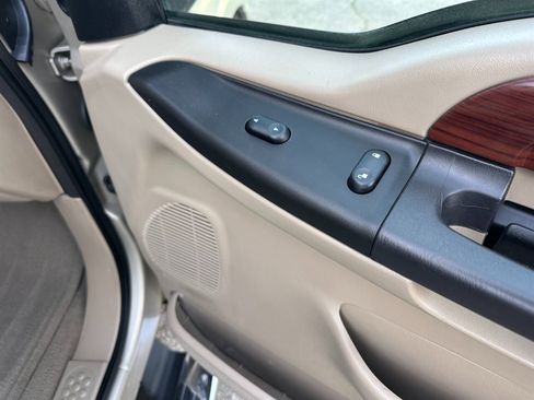 Used 2005 Ford Excursion Limited image 49