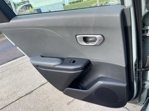 Used 2025 Kia K4 LXS image 52