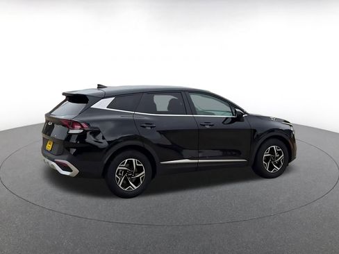 Used 2025 Kia Sportage LX FWD image 15