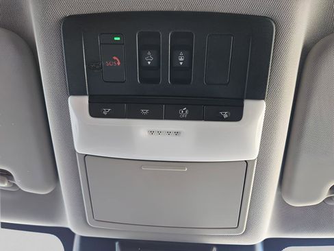 Used 2023 Nissan Rogue SV w/ SV Premium Package image 20