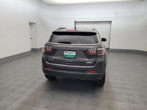 Used 2017 Jeep Compass Latitude w/ Popular Equipment Group AWD/4WD image 7
