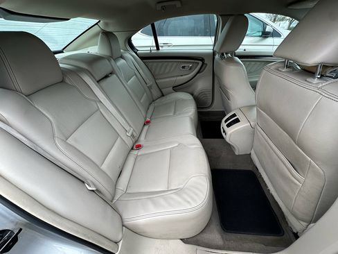 Used 2011 Ford Taurus Limited w/ 301A Rapid Spec Order Code FWD image 20