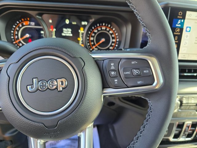 New 2025 Jeep Wrangler Unlimited Sahara w/ Safety Group AWD/4WD image 18
