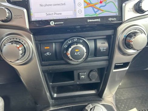 Used 2022 Toyota 4Runner SR5 Premium w/ Moonroof Package AWD/4WD image 18