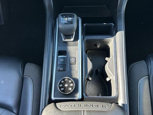 Certified 2023 Nissan Pathfinder SL w/ Lighting Package (N92) image 30