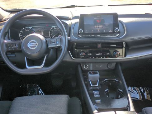 Used 2021 Nissan Rogue SV image 27