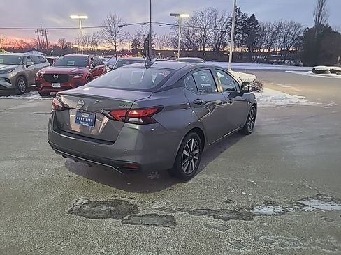 Used 2023 Nissan Versa SV image 5