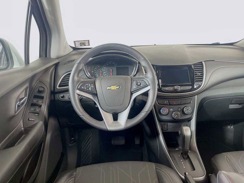 Used 2019 Chevrolet Trax LT w/ LT Convenience Package image 19