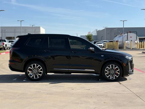 Certified 2022 Cadillac XT6 Sport w/ Technology Package AWD/4WD image 8