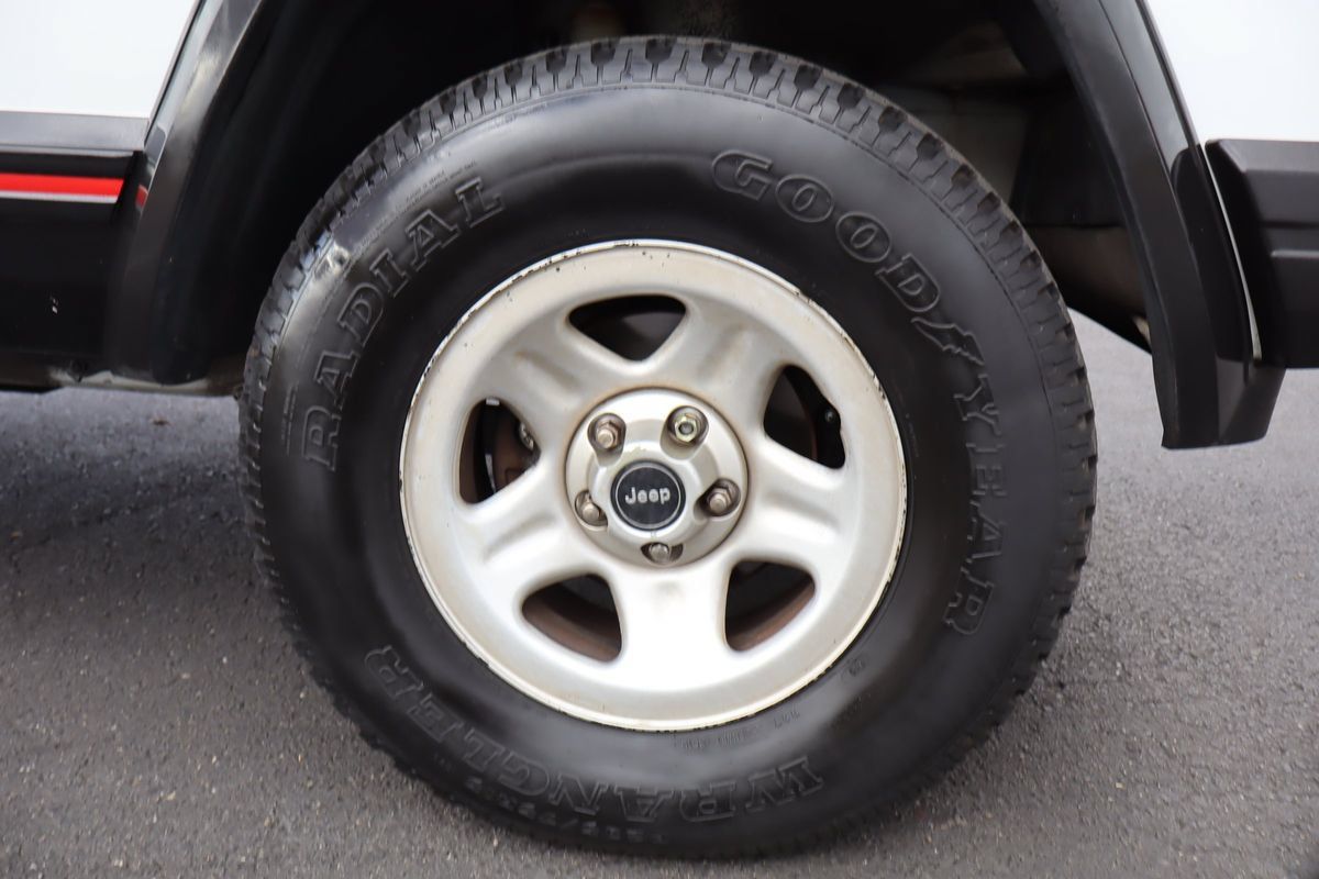 Used 1993 Jeep Cherokee Sport AWD/4WD image 37