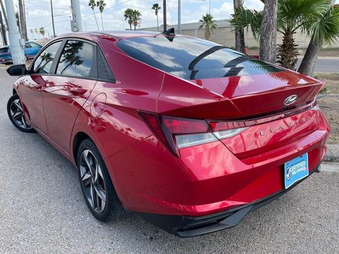 Used 2023 Hyundai Elantra SEL w/ Convenience Package image 4