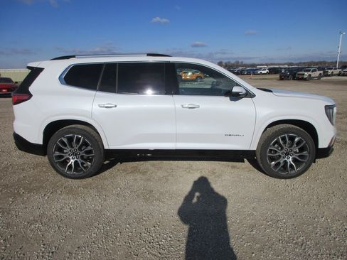 New 2026 GMC Acadia Denali Ultimate image 3