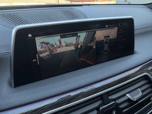 Used 2020 BMW 740i w/ M Sport Package RWD image 28