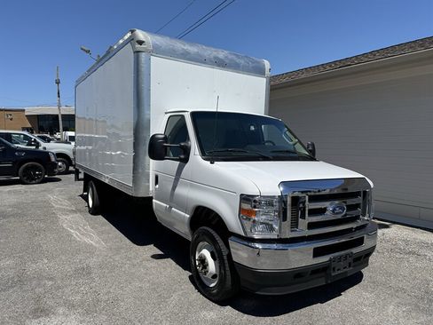 Used 2025 Ford E-450 and Econoline 450 Super Duty w/ Power Equipment Group RWD image 20