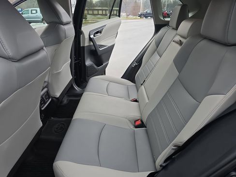 Certified 2021 Toyota RAV4 XLE Premium image 17