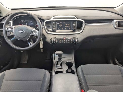 Used 2019 Kia Sorento FWD image 18