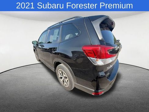 Used 2021 Subaru Forester Premium AWD/4WD image 4