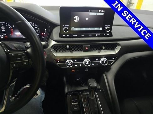 Used 2025 Acura Integra image 9