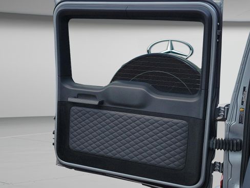 Used 2025 Mercedes-Benz G 63 AMG 4MATIC image 32