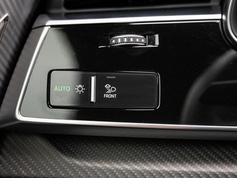 Used 2025 Audi RS Q8 performance image 17