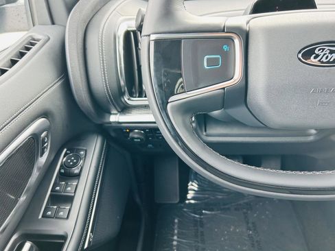 New 2025 Ford Expedition Platinum w/ Stealth Performance Package image 26