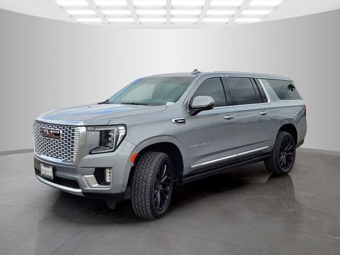 Used 2023 GMC Yukon XL Denali w/ Denali Reserve Package AWD/4WD image 8