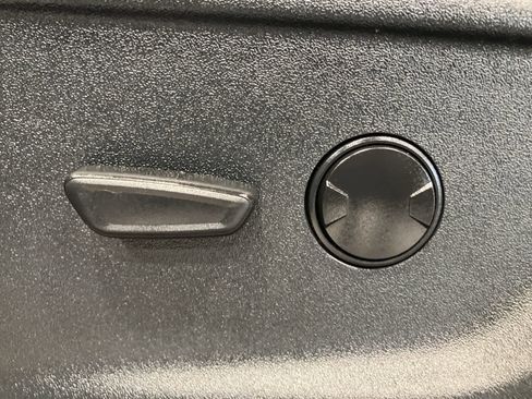 Used 2025 Ford F150 XLT w/ Equipment Group 301A Standard image 11