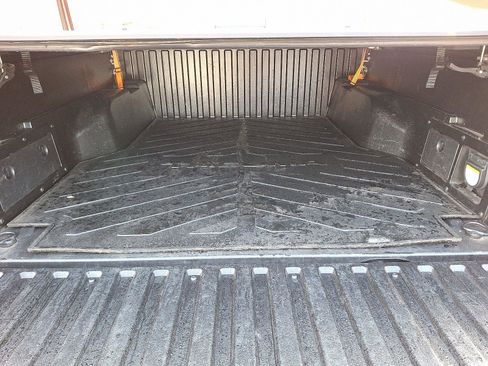 Used 2018 Toyota Tacoma Limited image 29