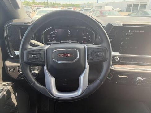 Used 2025 GMC Sierra 1500 SLT AWD/4WD image 15