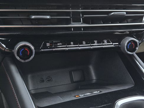 New 2026 Chevrolet Traverse Z71 w/ Enhanced Driving Package image 14