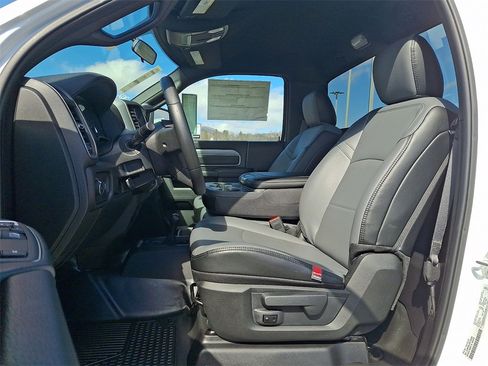 Used 2024 RAM 2500 Tradesman w/ Chrome Appearance Group image 12