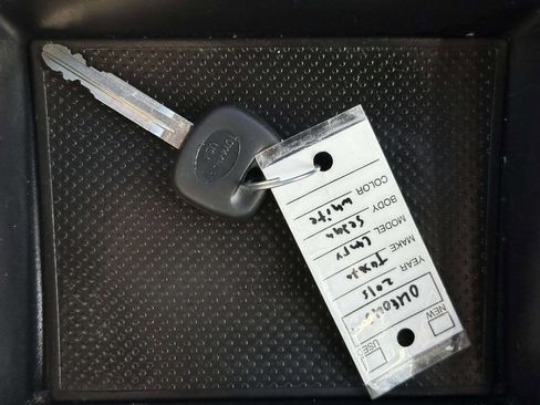 Used 2015 Toyota Camry SE image 27