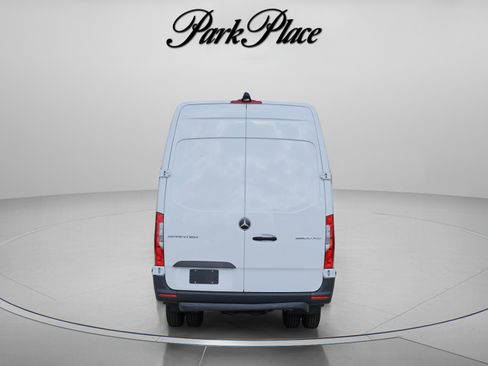 Used 2025 Mercedes-Benz Sprinter 3500 image 4