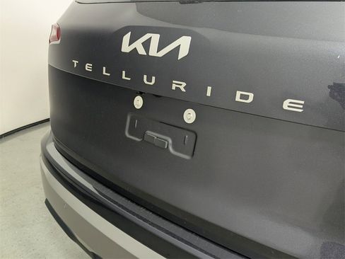New 2025 Kia Telluride S image 8