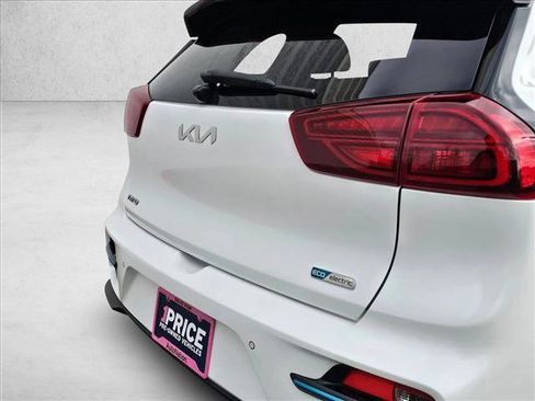 Used 2022 Kia Niro EX Premium image 12