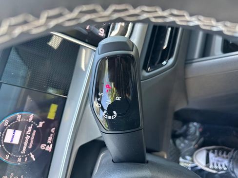 New 2026 Volkswagen Tiguan SE AWD/4WD image 17