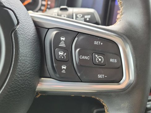 Used 2024 Jeep Wrangler Unlimited Sahara w/ Technology Group AWD/4WD image 32