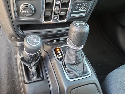 Used 2024 Jeep Wrangler Sport S image 22